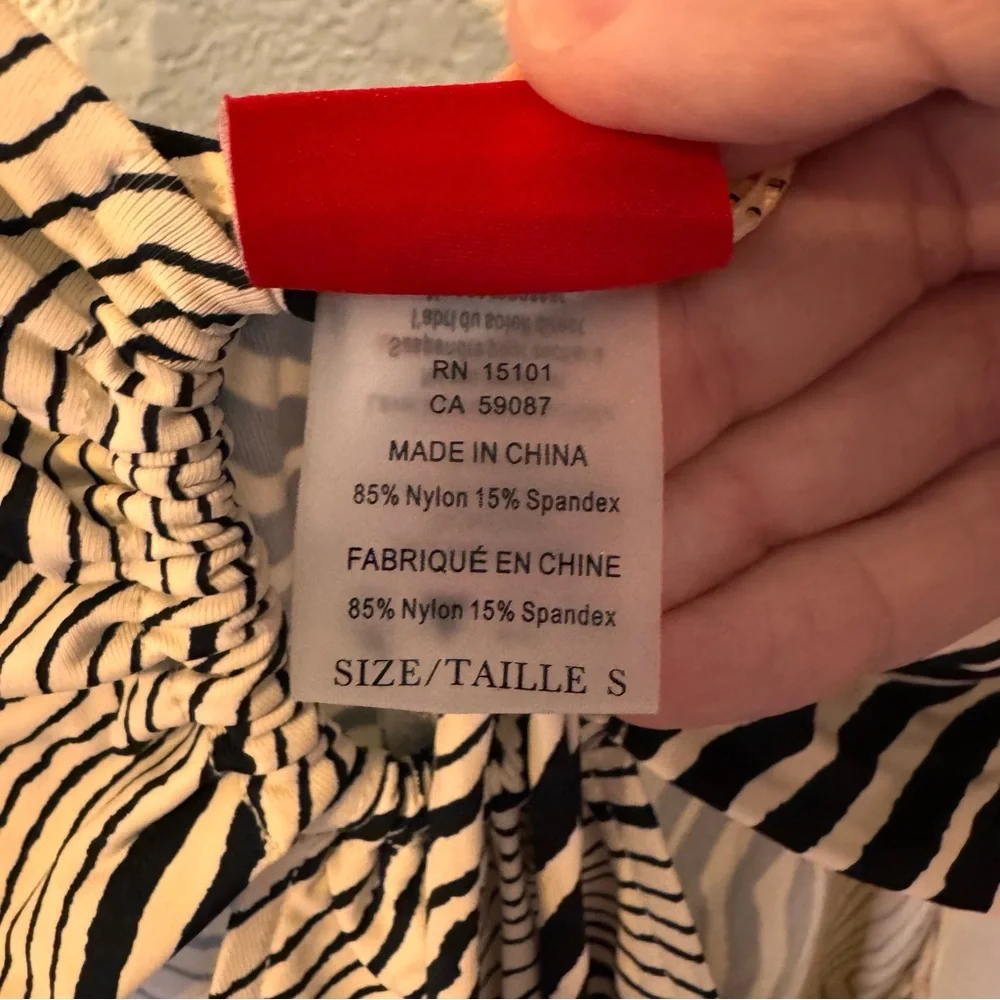 Red Carter High Contrast Tie-Front Side-Cutout Swimsuit Cover-Up Dress NWT Small